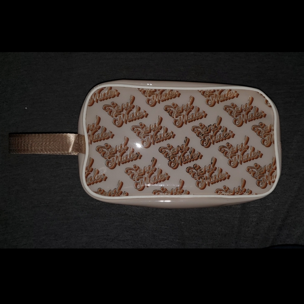 NEW & Cute Accessory Bag!
